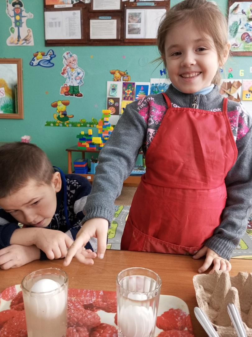 Эксперимент 2023. Игры разума - эксперимент 2023. Эксперимент с цветной и сб картиной. Эксперименты с водой в старшей группе. Рисование опыты и эксперименты в старшей группе.