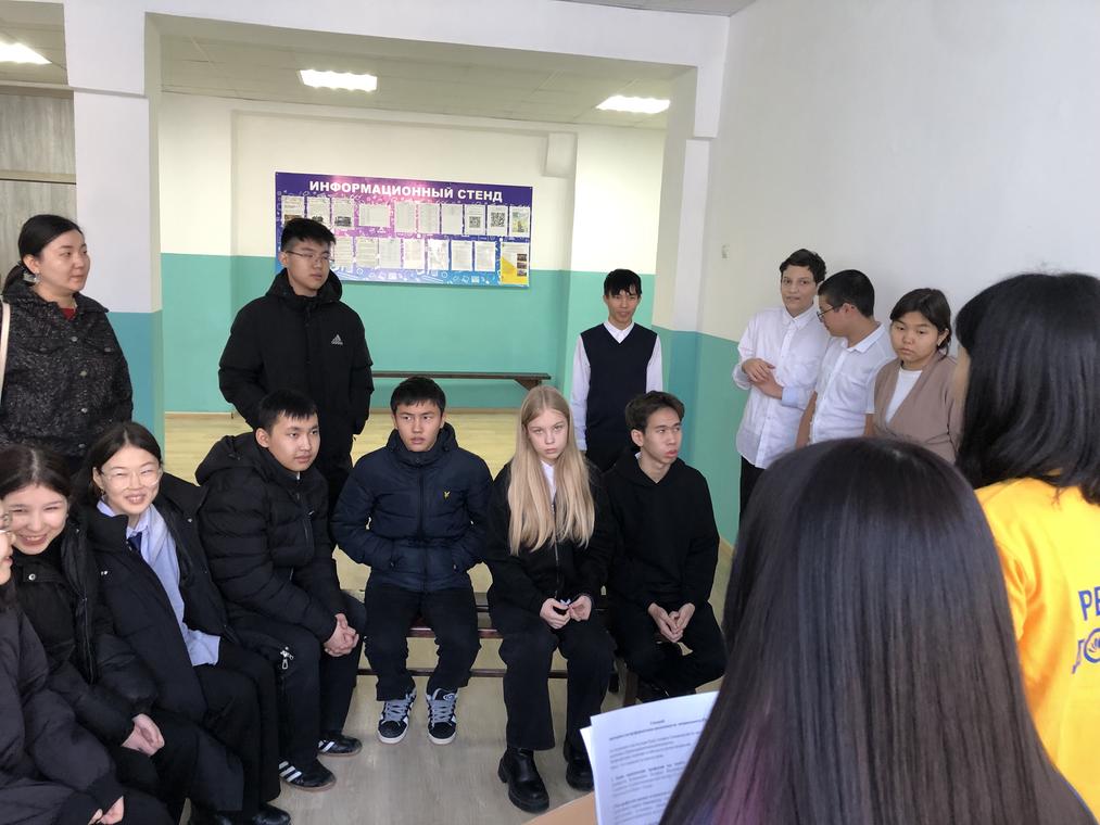 Когда начинают учиться в колледже. Студенты в вузе. Студенты в вузе. Учеба в институте. Студент на экзамене.